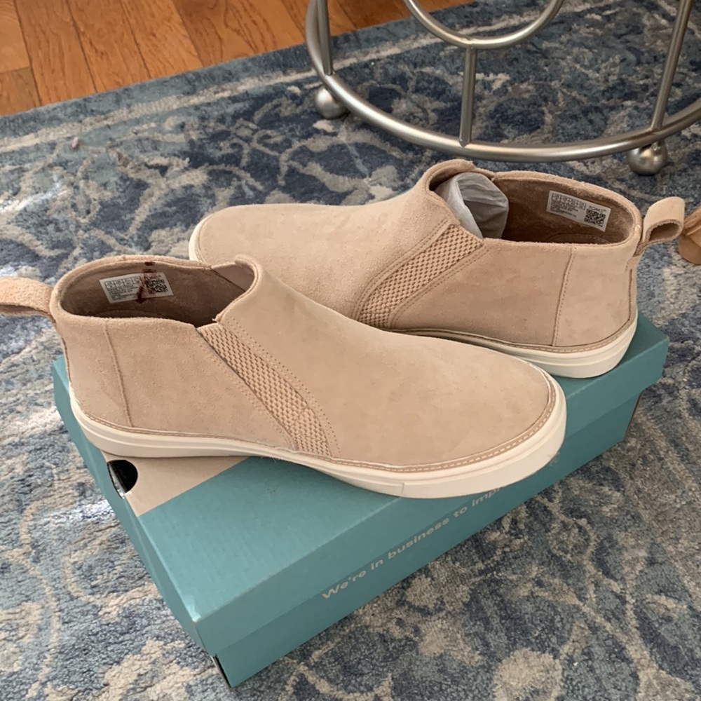 TOMS BRYCE tan suede booties sneakers shoes size 9 - Picture 2 of 12